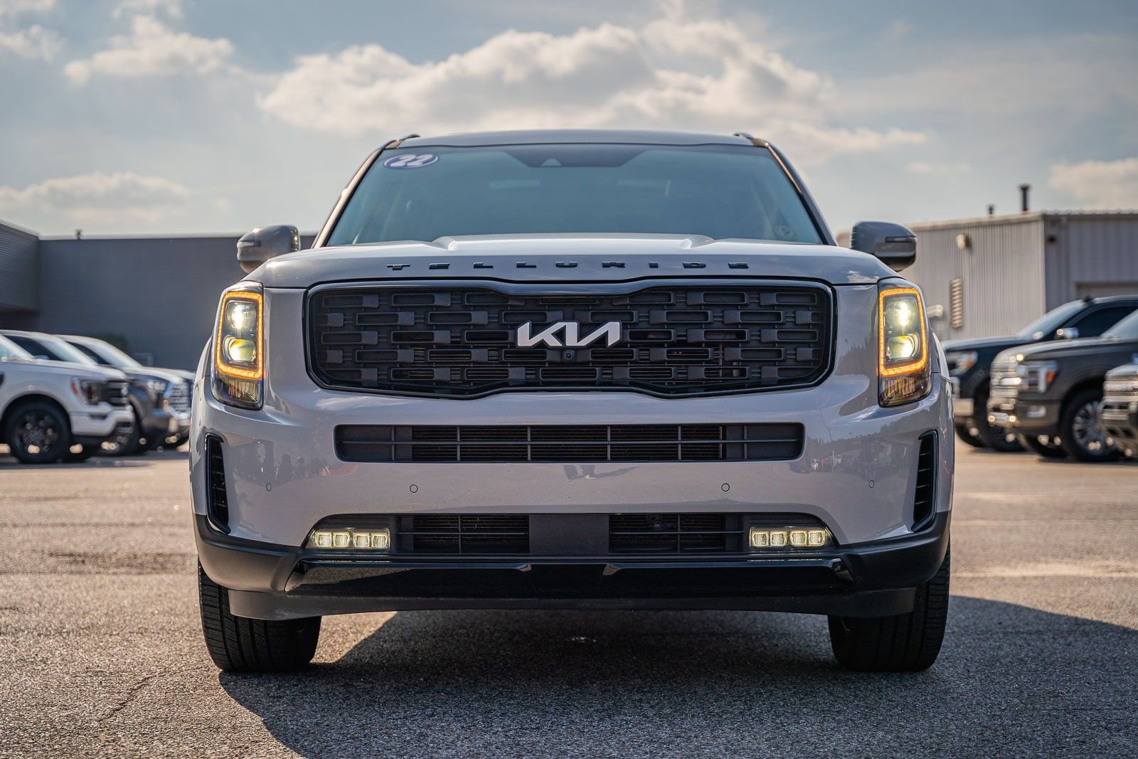 Used 2022 Kia Telluride SX w/ SX Prestige Package image 8
