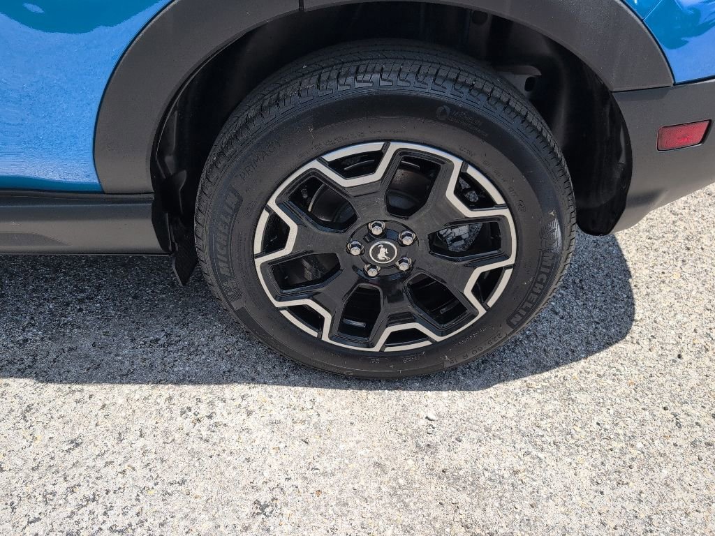 Certified 2025 Ford Bronco Sport Outer Banks w/ Outer Banks Tech Package+ AWD/4WD image 12