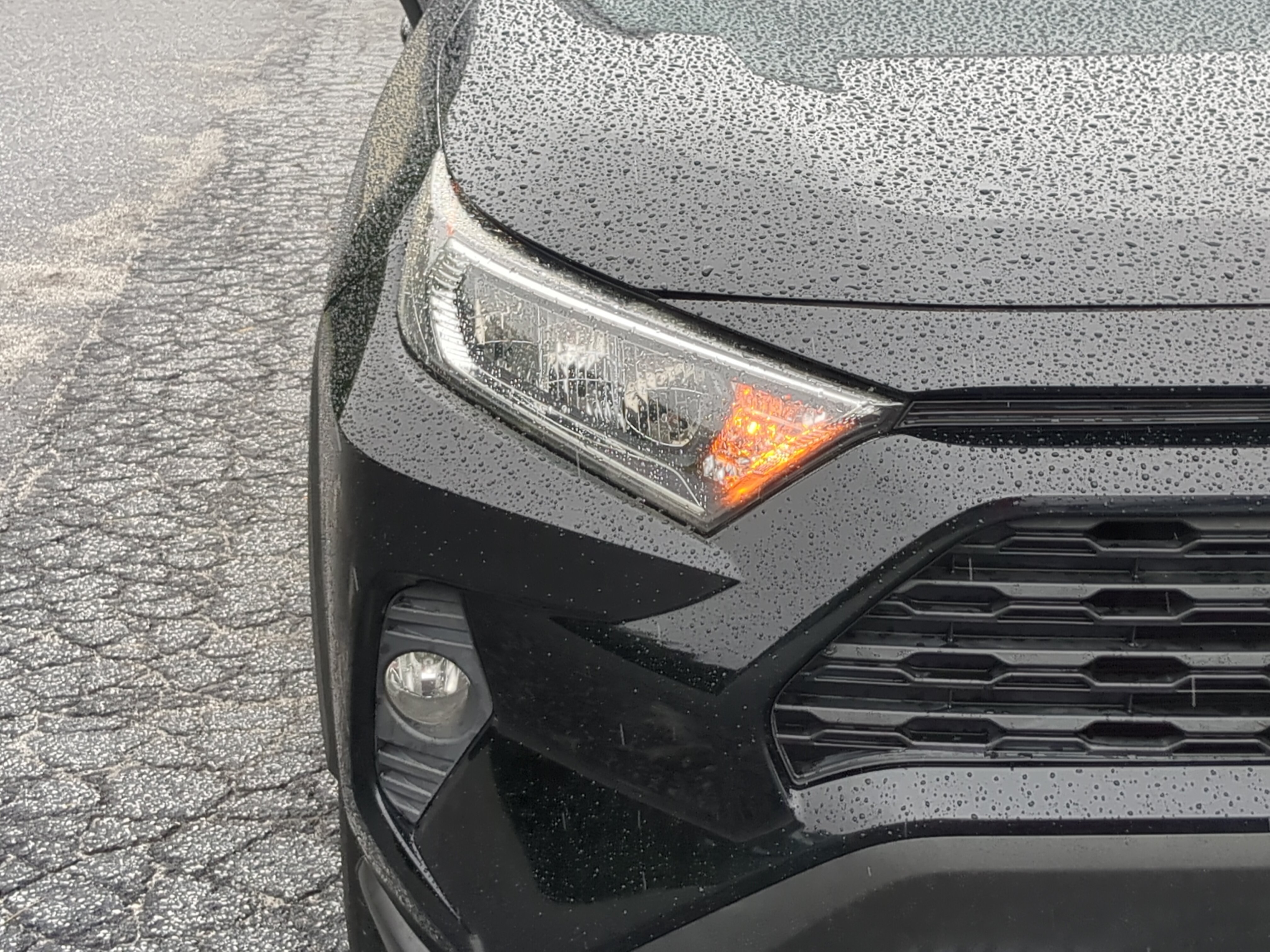 Used 2019 Toyota RAV4 XLE w/ Convenience Package FWD image 8