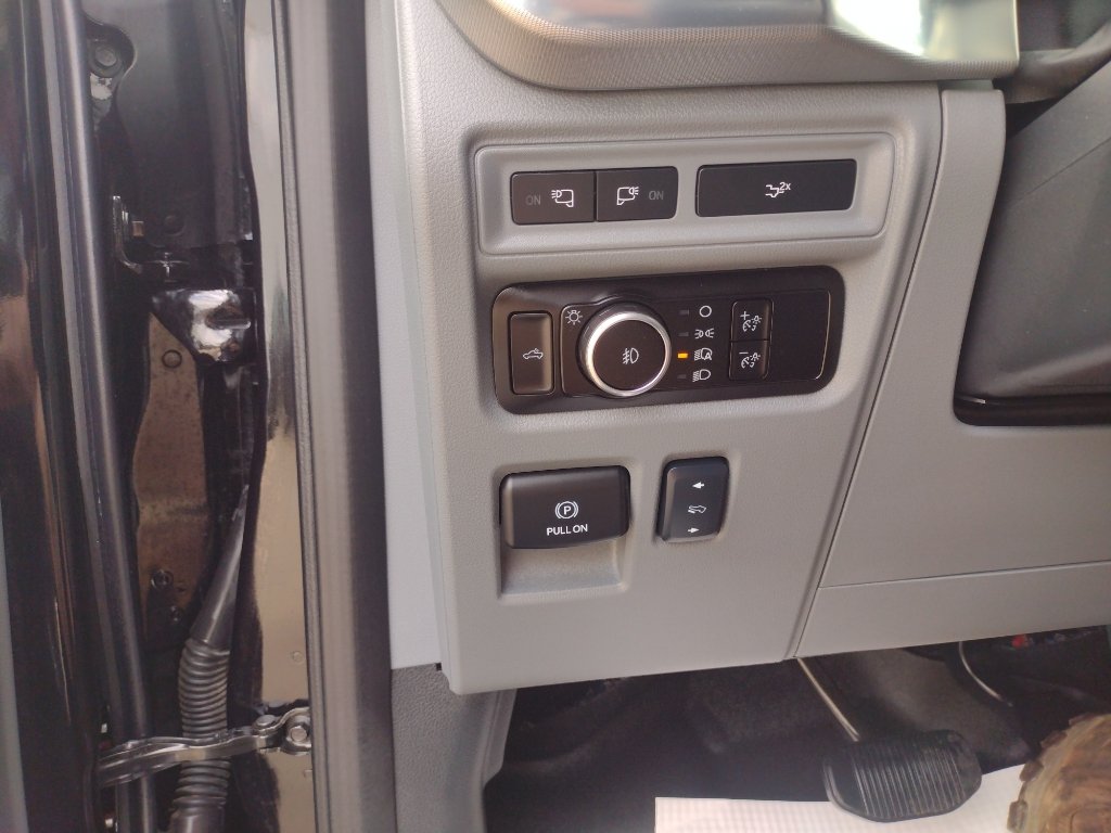 Certified 2024 Ford F150 Lariat w/ Tow/Haul Package AWD/4WD image 22