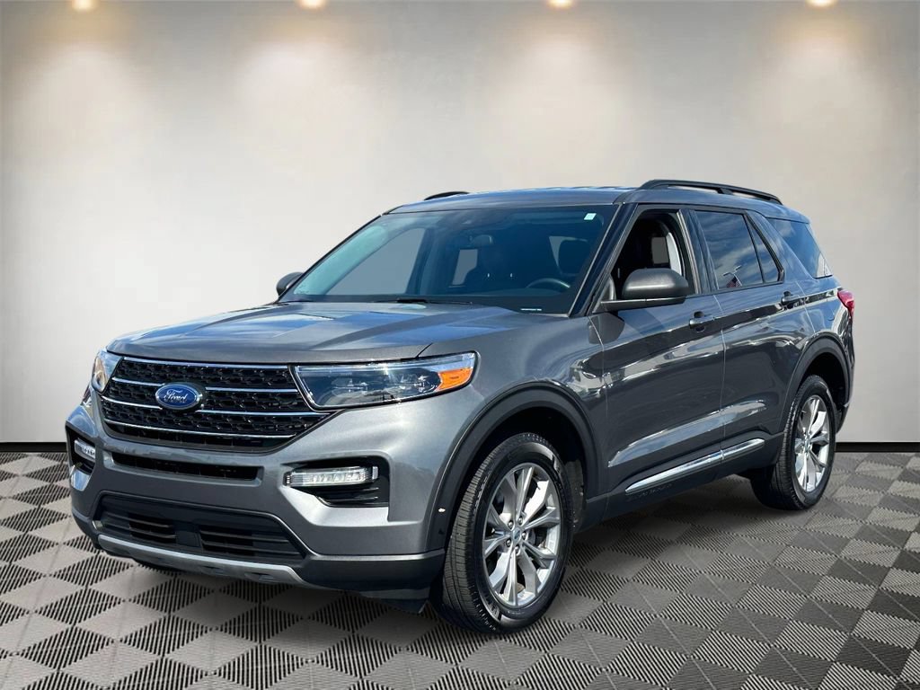 Certified 2023 Ford Explorer XLT w/ Equipment Group 202A AWD/4WD image 6