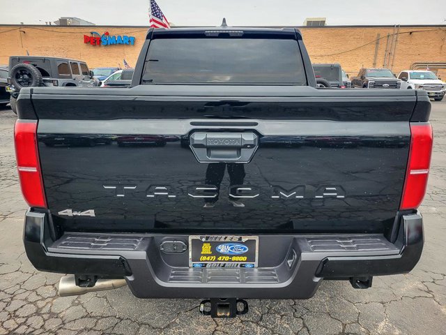 Used 2025 Toyota Tacoma SR5 image 4