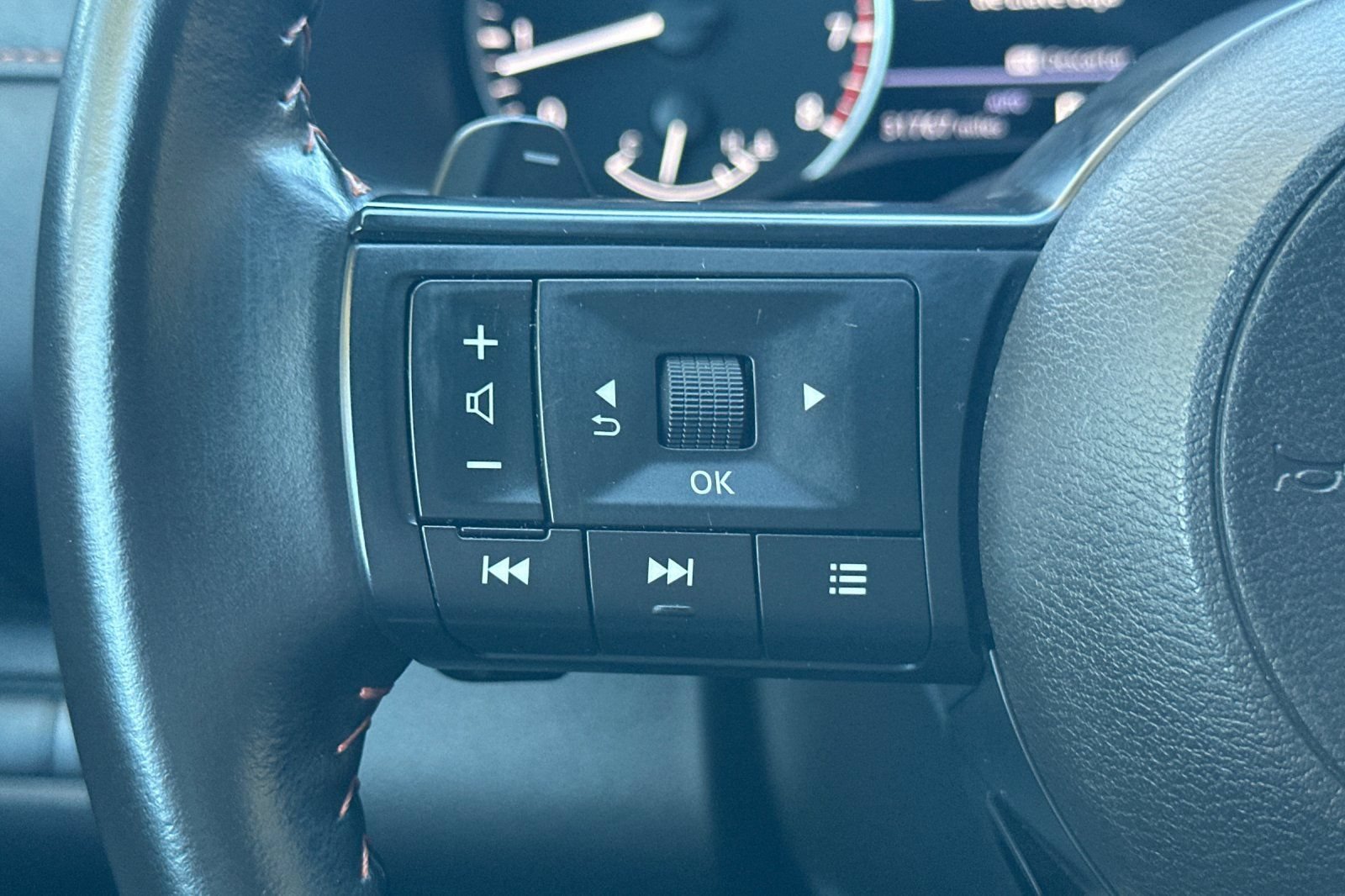 Used 2024 Nissan Pathfinder Rock Creek AWD/4WD image 38