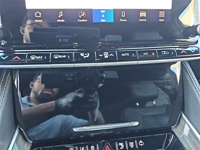 Used 2022 Jeep Wagoneer Series III w/ Flexible Seating Group image 26