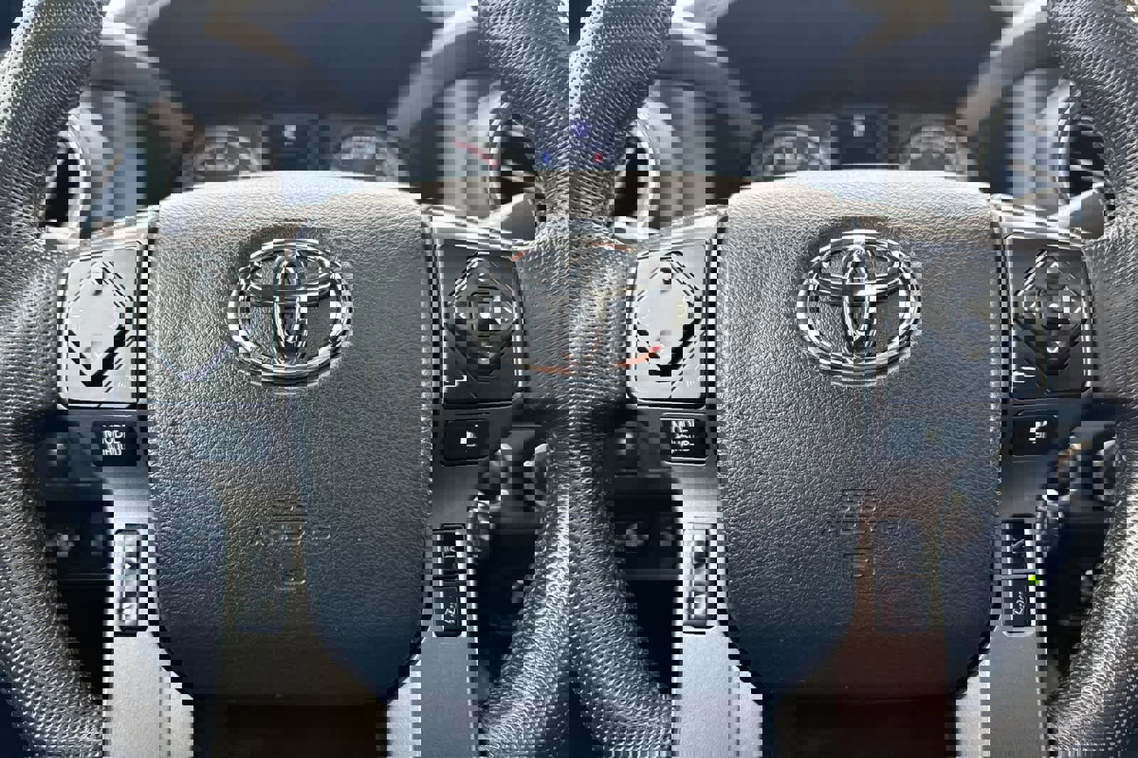 Used 2020 Toyota Tacoma TRD Off-Road image 23