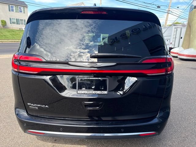 Used 2025 Chrysler Pacifica Select FWD image 7