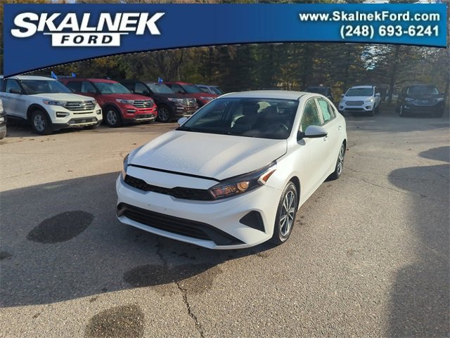 Used 2023 Kia Forte LXS image 8