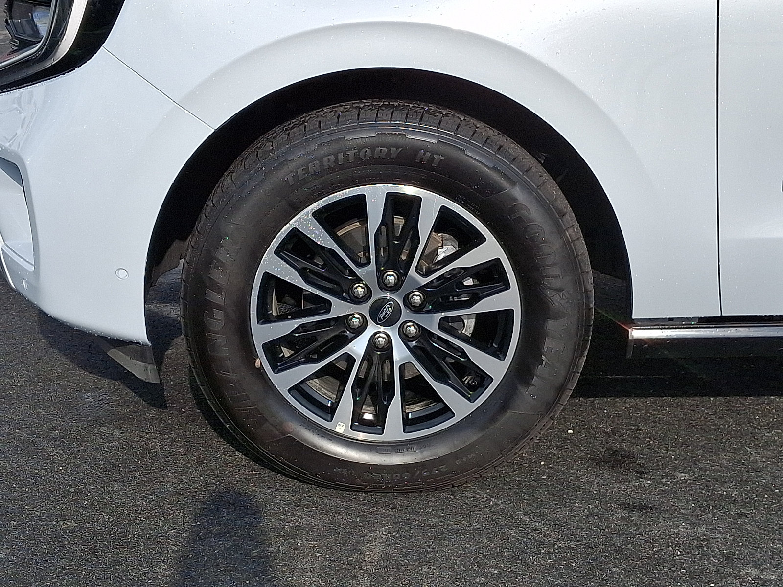 Certified 2025 Ford Expedition Platinum AWD/4WD image 9