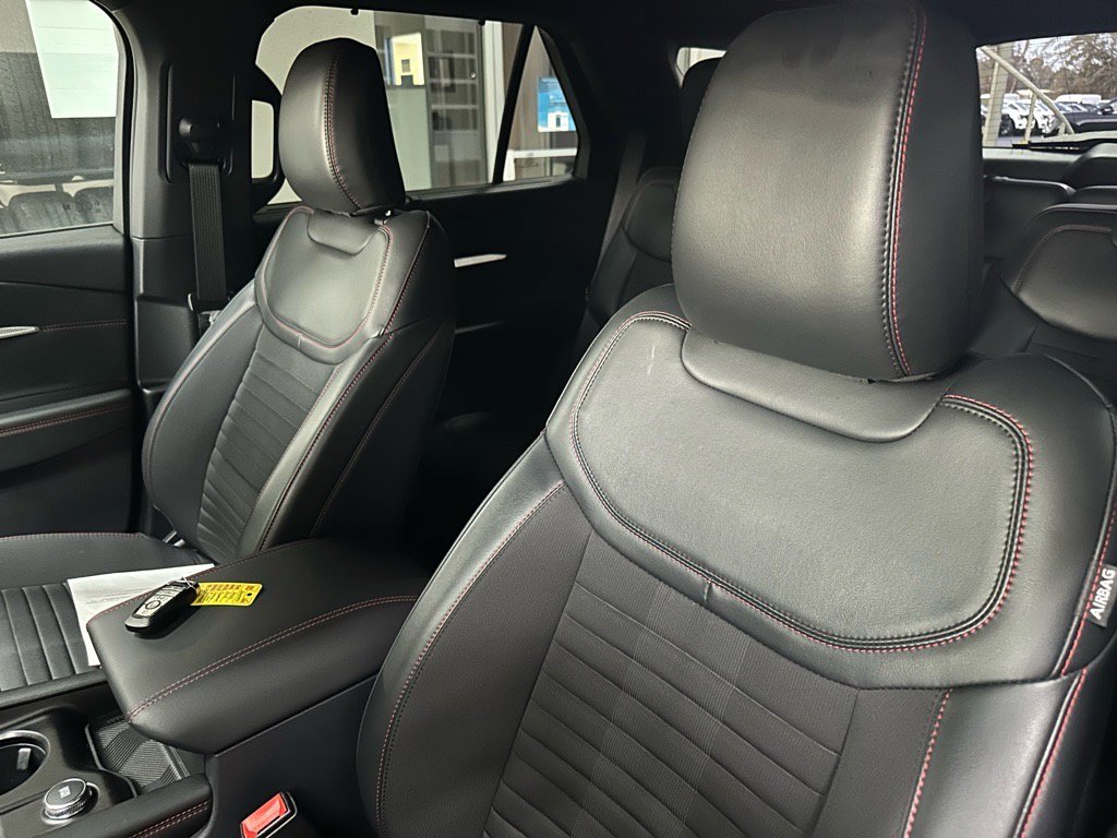 Certified 2025 Ford Explorer ST-Line w/ Premium Package image 24