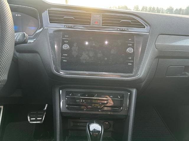 Used 2024 Volkswagen Tiguan SE R-Line image 25