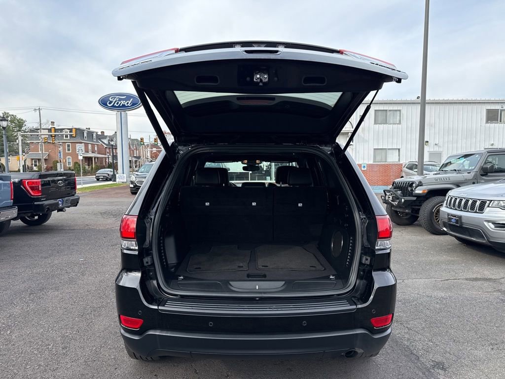 Used 2022 Jeep Grand Cherokee Laredo X image 11