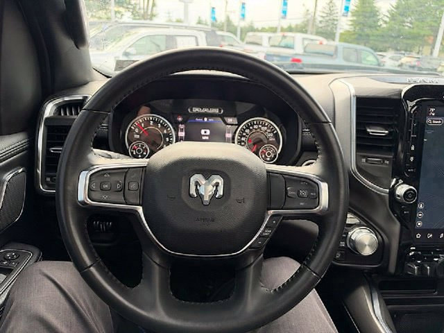 Used 2024 RAM 1500 Laramie AWD/4WD image 32