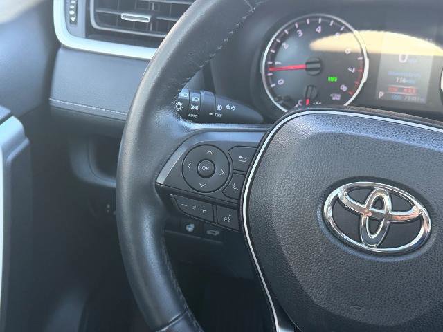 Used 2020 Toyota RAV4 XLE Premium image 16