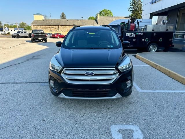 Certified 2018 Ford Escape SE w/ SE Sync 3 Package FWD image 3