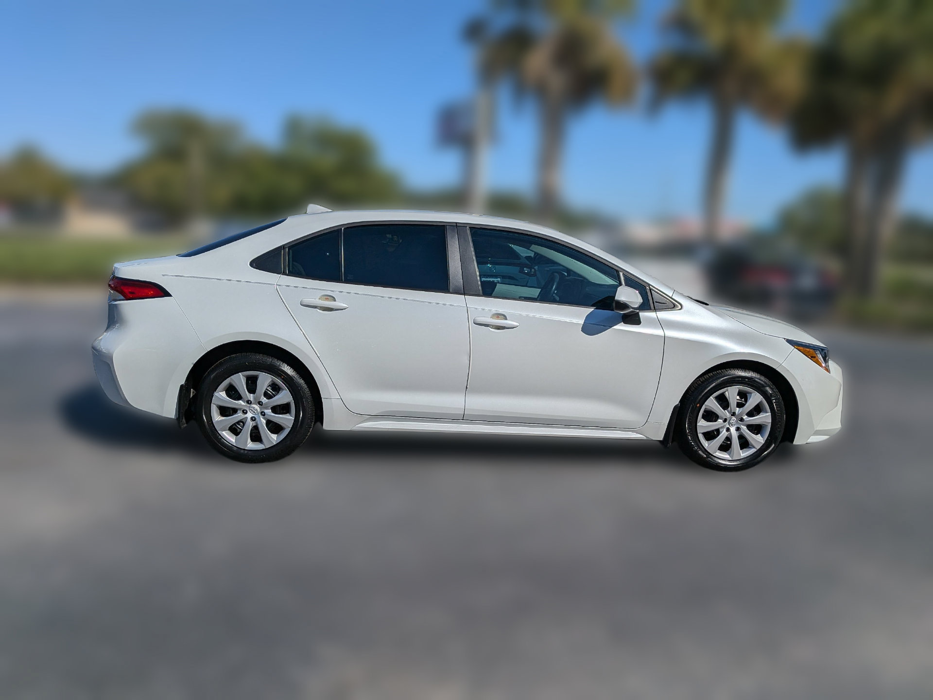 Used 2026 Toyota Corolla LE FWD image 3