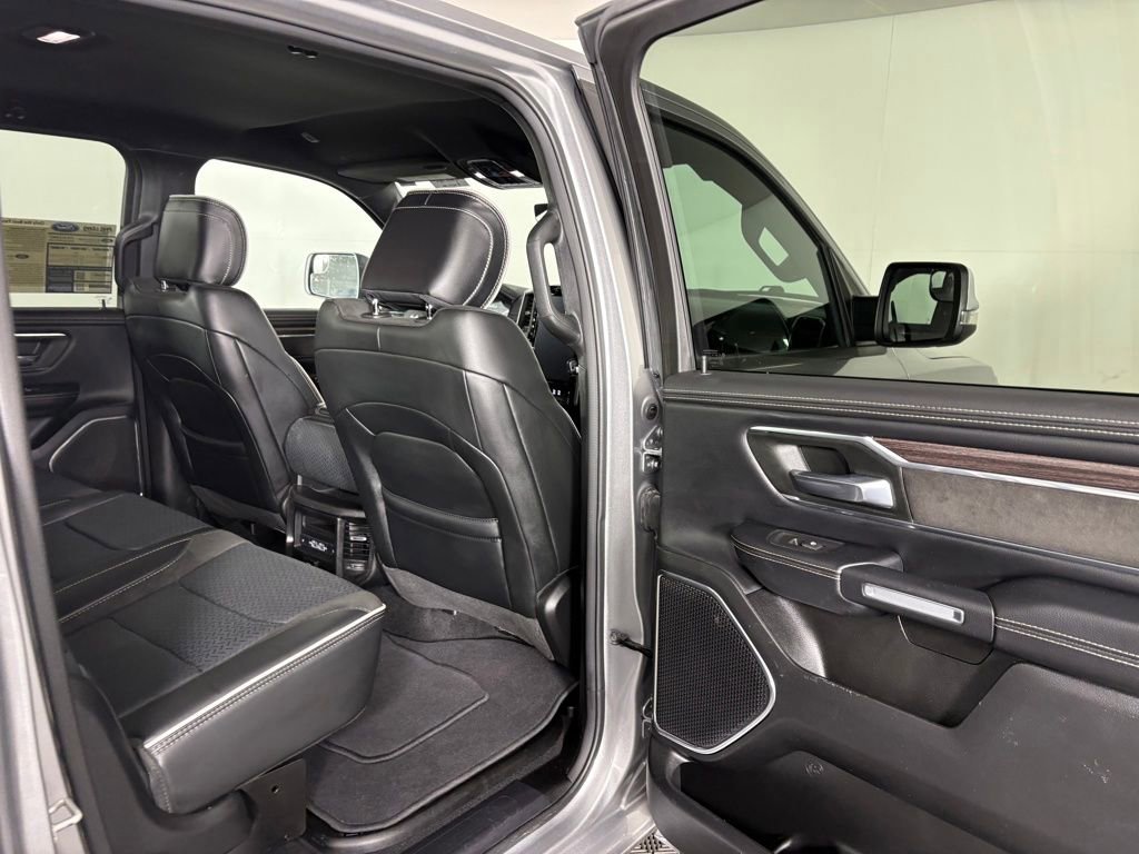 Used 2025 RAM 1500 Laramie AWD/4WD image 32