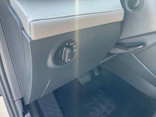 Used 2024 Volkswagen Taos SE image 27