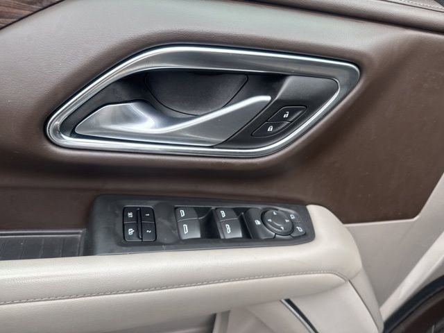 Used 2022 Chevrolet Suburban LT AWD/4WD image 17