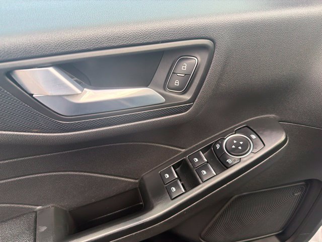 Certified 2025 Ford Escape ST-Line Select AWD/4WD image 13