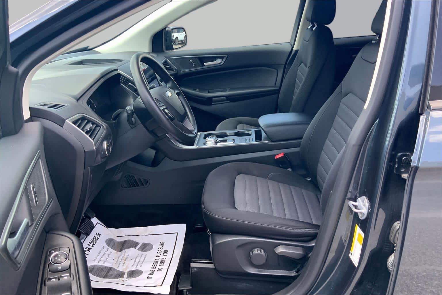 Certified 2022 Ford Edge SE w/ Black Appearance Package AWD/4WD image 8