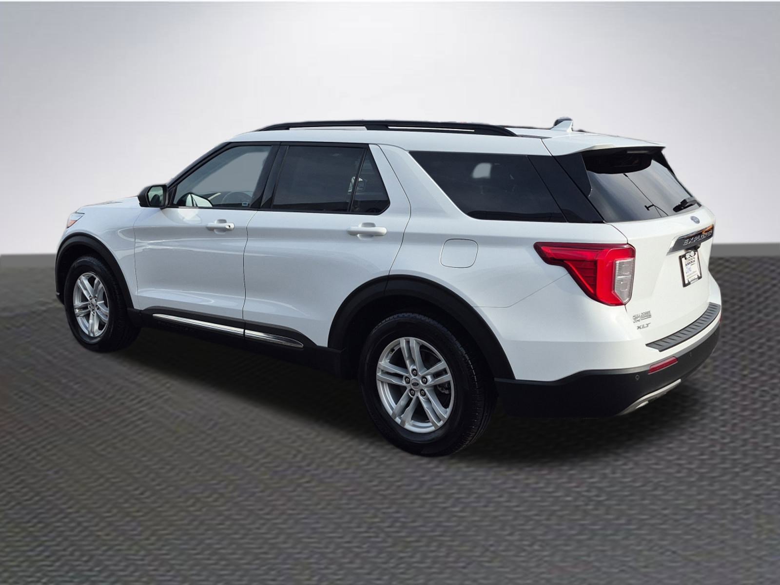 Certified 2020 Ford Explorer XLT w/ Equipment Group 202A image 5