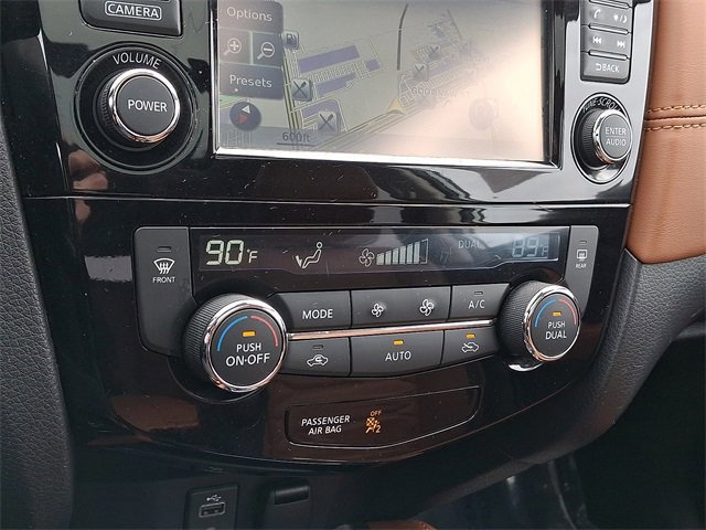 Used 2017 Nissan Rogue SL w/ SL Premium Package image 16