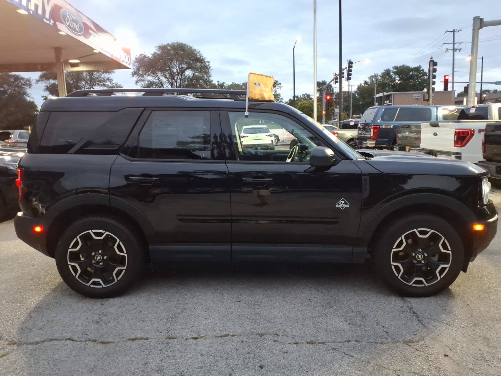 Certified 2025 Ford Bronco Sport Outer Banks AWD/4WD image 2