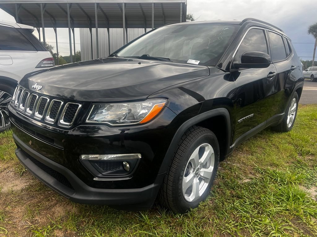Used 2019 Jeep Compass Latitude FWD image 2