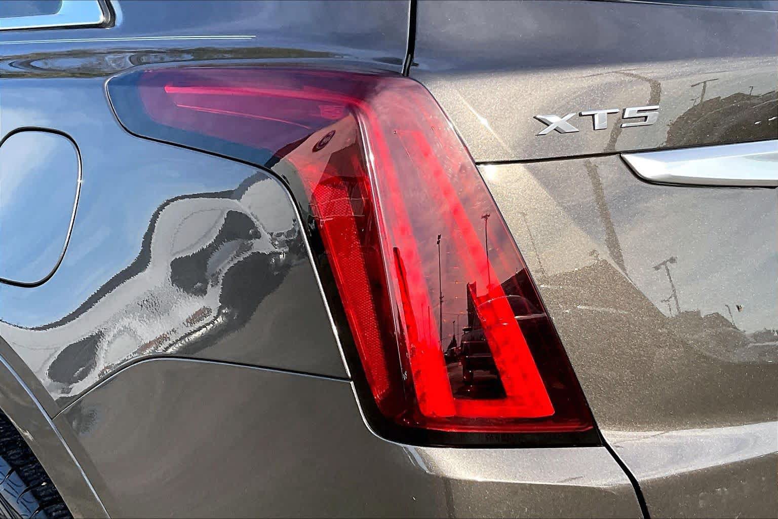 Used 2020 Cadillac XT5 Premium Luxury FWD image 26