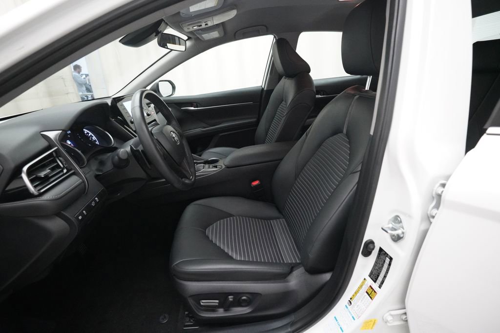 Used 2024 Toyota Camry SE AWD/4WD image 7