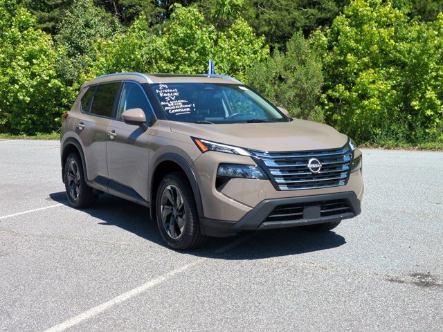 Used 2024 Nissan Rogue SV w/ SV Premium Package AWD/4WD image 2