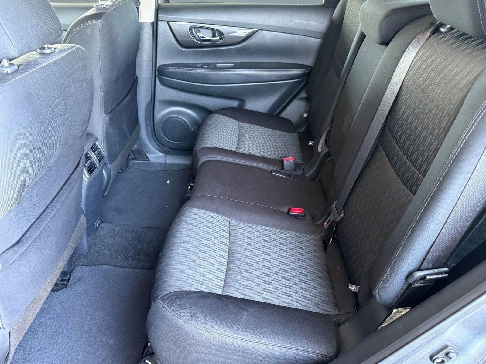 Used 2019 Nissan Rogue SV w/ Premium Package FWD image 15
