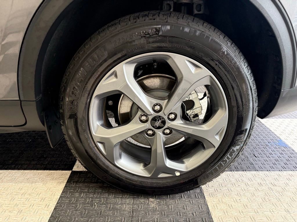 Certified 2025 Ford Escape ST-Line image 10