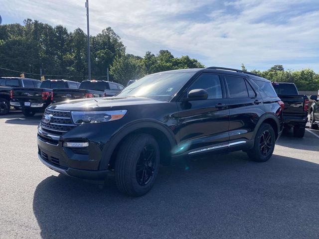 Certified 2024 Ford Explorer XLT w/ Equipment Group 202A AWD/4WD image 8