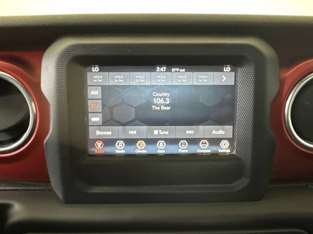 Used 2018 Jeep Wrangler Unlimited Rubicon AWD/4WD image 16