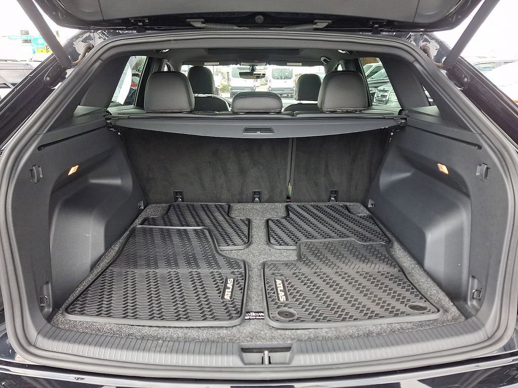 Used 2021 Volkswagen Atlas Cross Sport SE image 27