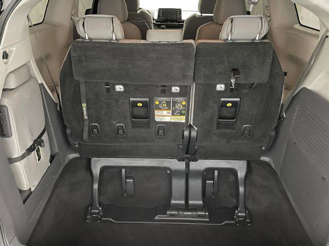 Used 2021 Toyota Sienna LE w/ LE Plus Package image 31