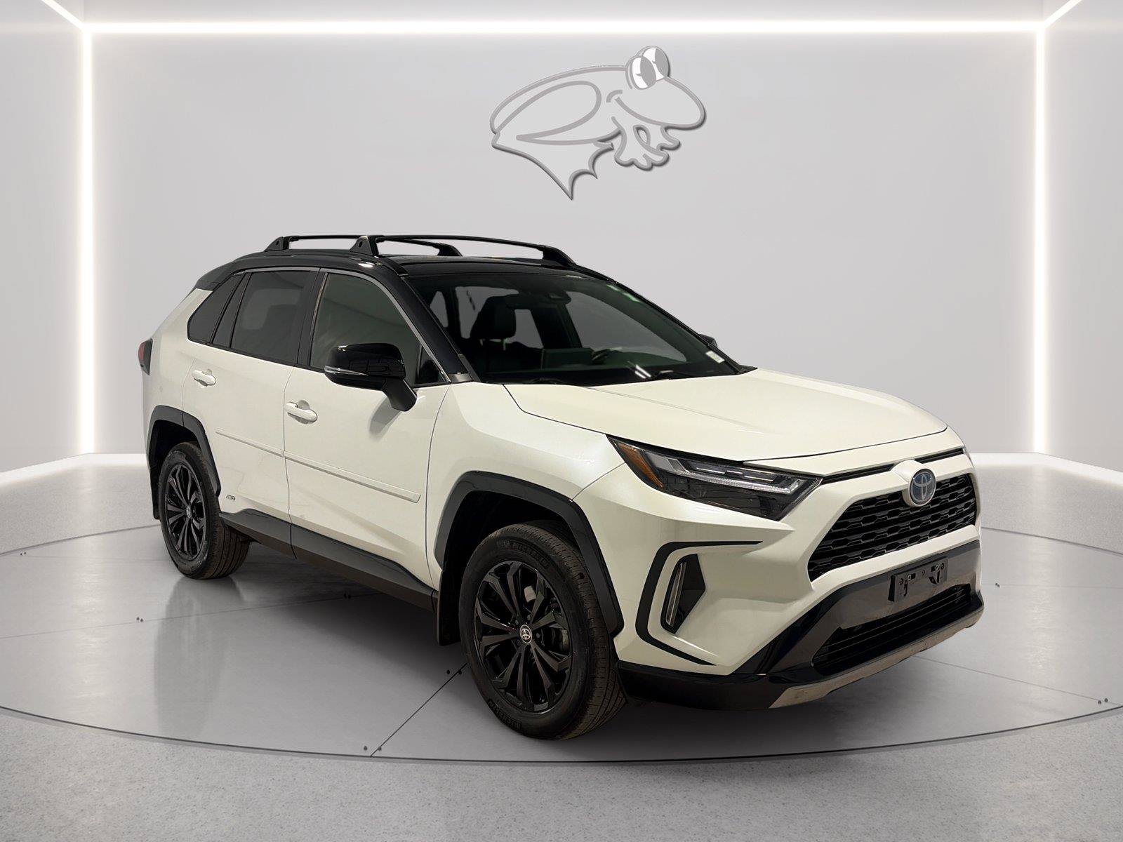 Used 2022 Toyota RAV4 XSE w/ XSE Grade Weather Package AWD/4WD image 7