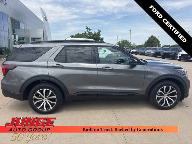 Certified 2025 Ford Explorer ST-Line AWD/4WD image 7