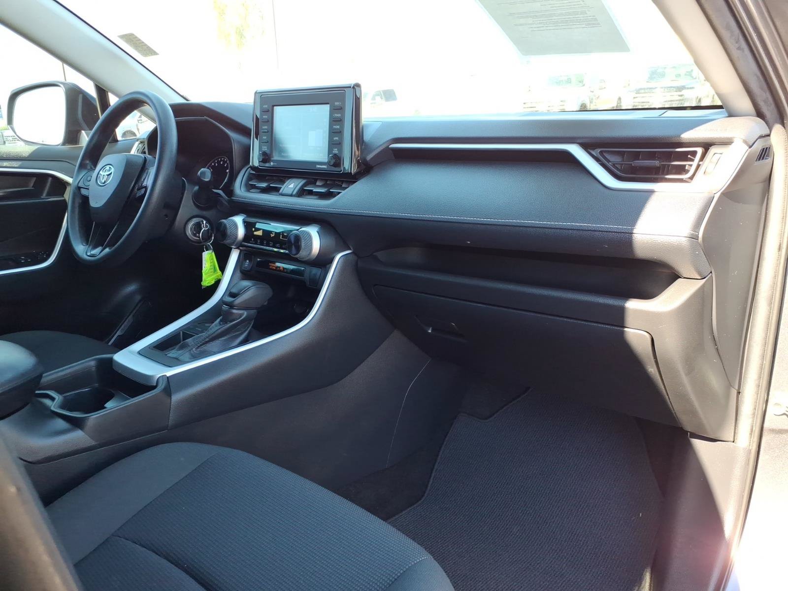 Used 2021 Toyota RAV4 LE w/ Carpet Mat Package (TMS) FWD image 9