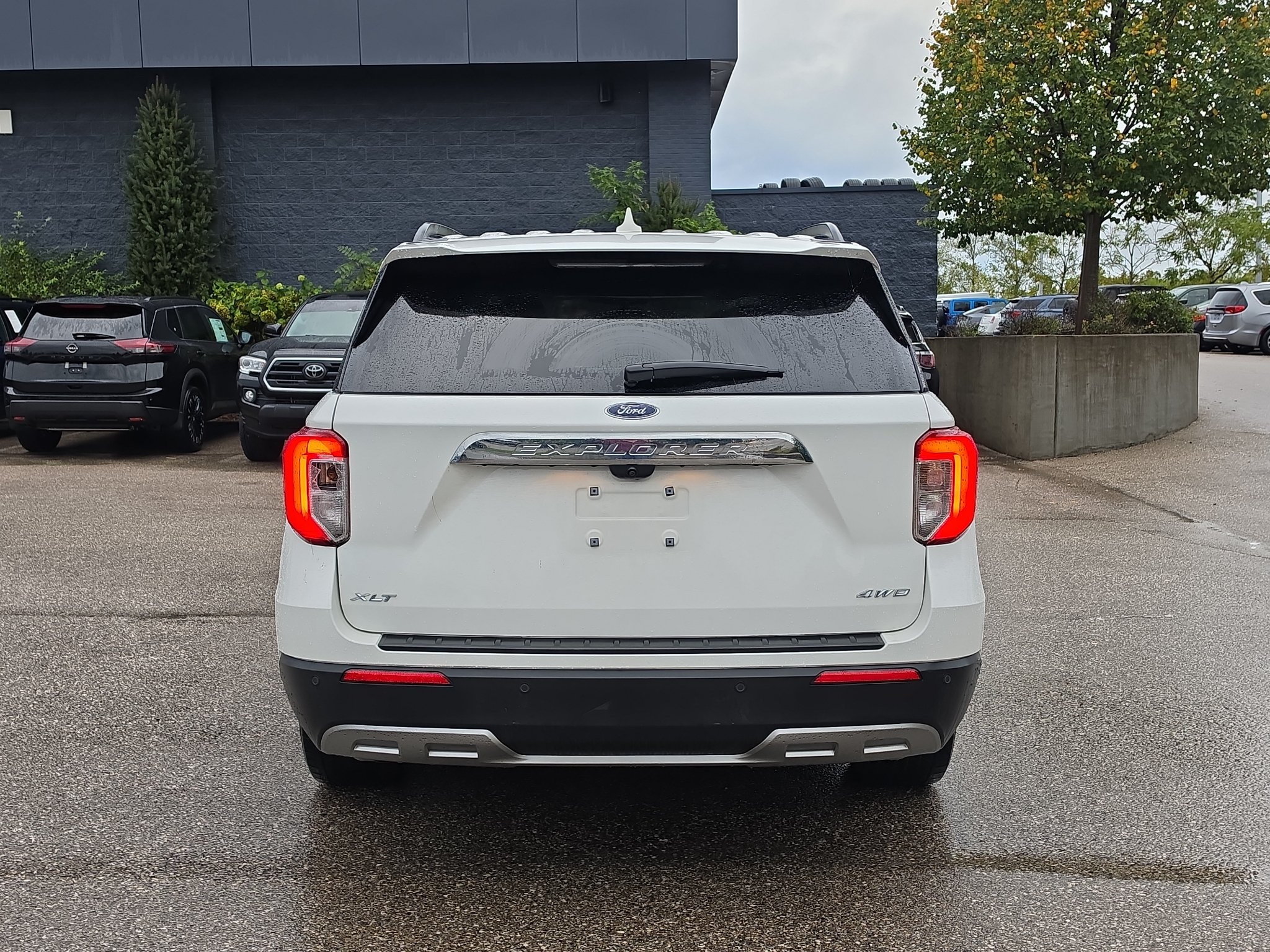 Certified 2023 Ford Explorer XLT w/ Equipment Group 202A AWD/4WD image 6