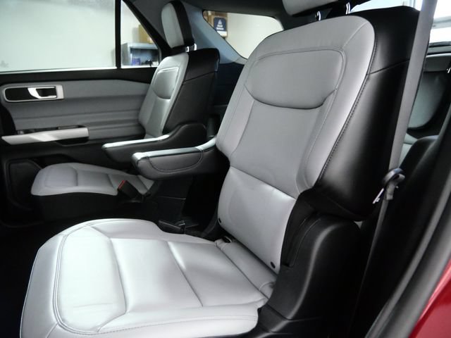 Certified 2021 Ford Explorer XLT w/ Equipment Group 202A AWD/4WD image 15