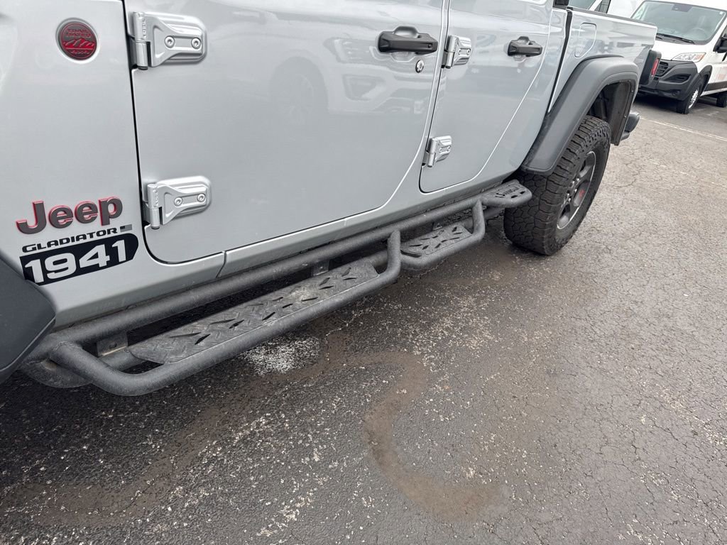 Used 2023 Jeep Gladiator Rubicon w/ Cold Weather Group image 19