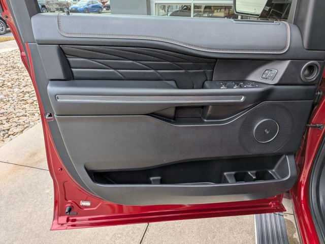 Certified 2018 Ford Expedition Platinum image 12