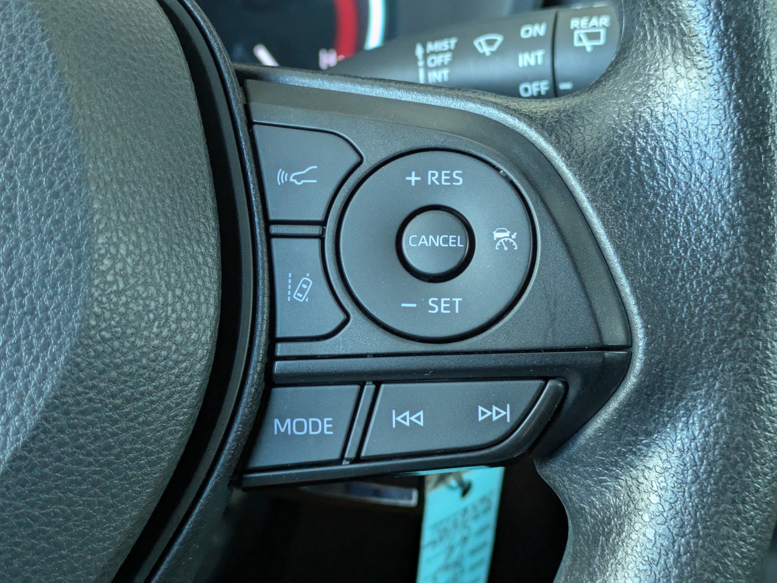 Used 2024 Toyota RAV4 LE AWD/4WD image 24