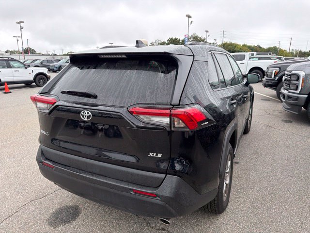 Used 2024 Toyota RAV4 XLE FWD image 3