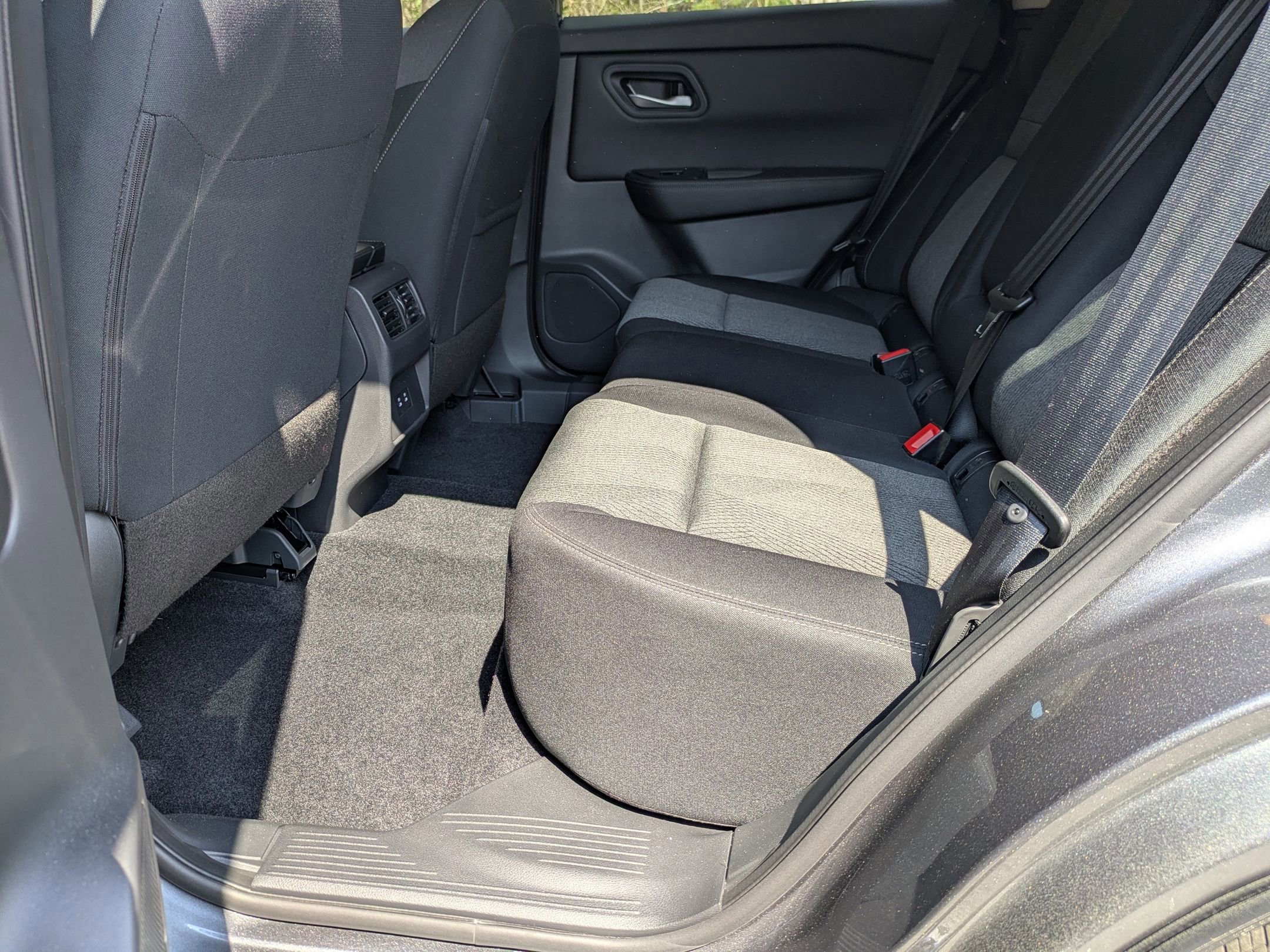 Used 2026 Nissan Rogue SV FWD image 26