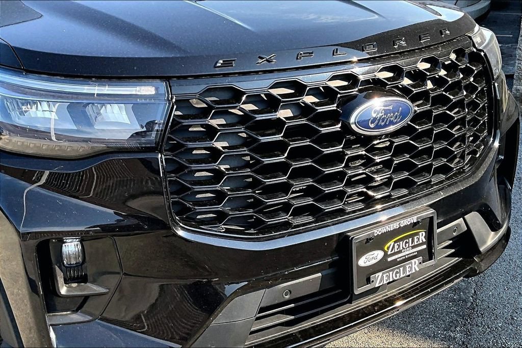 Certified 2025 Ford Explorer ST-Line w/ ST-Line Street Pack AWD/4WD image 30
