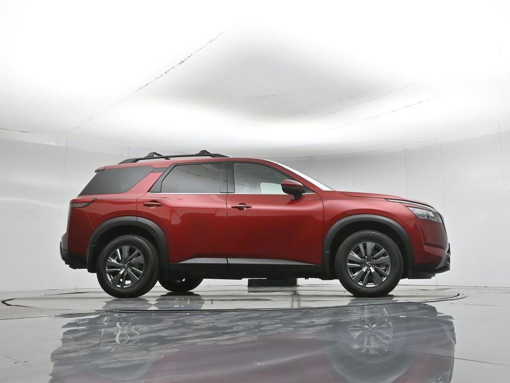 Used 2023 Nissan Pathfinder SV w/ SV Premium Package image 10