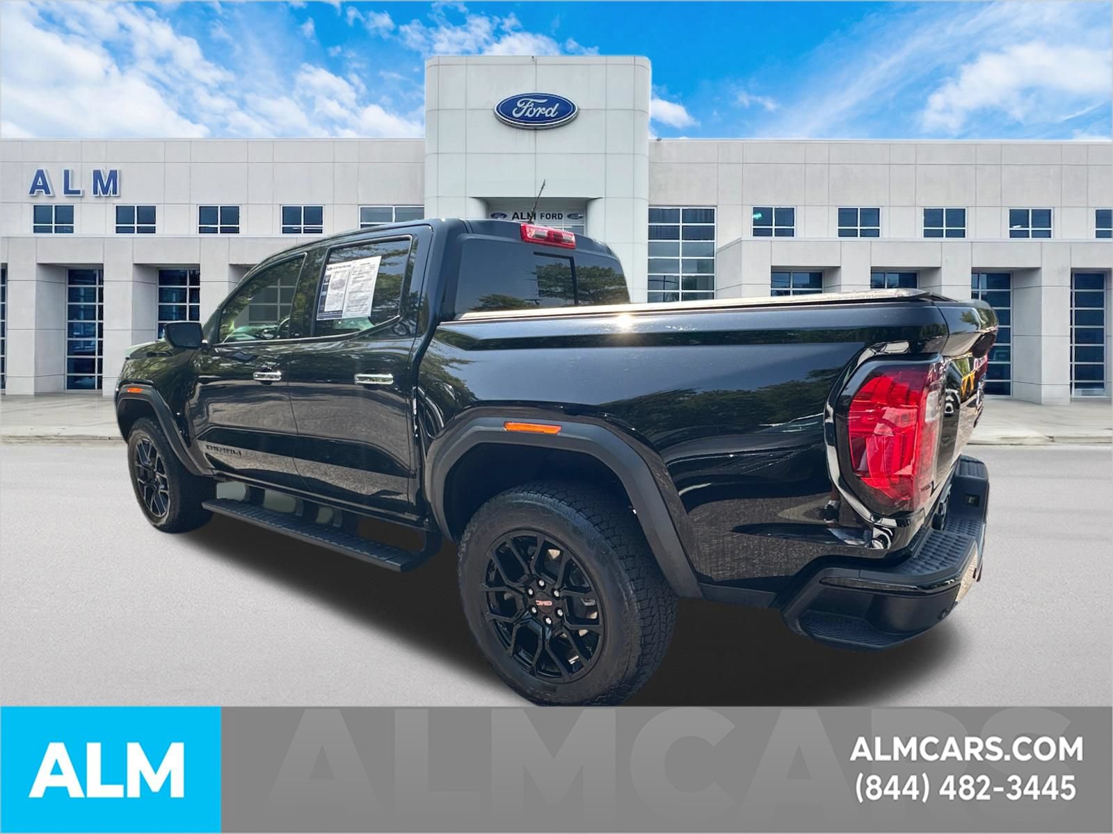 Used 2025 GMC Canyon Denali w/ LPO, Denali Black Edition AWD/4WD image 8